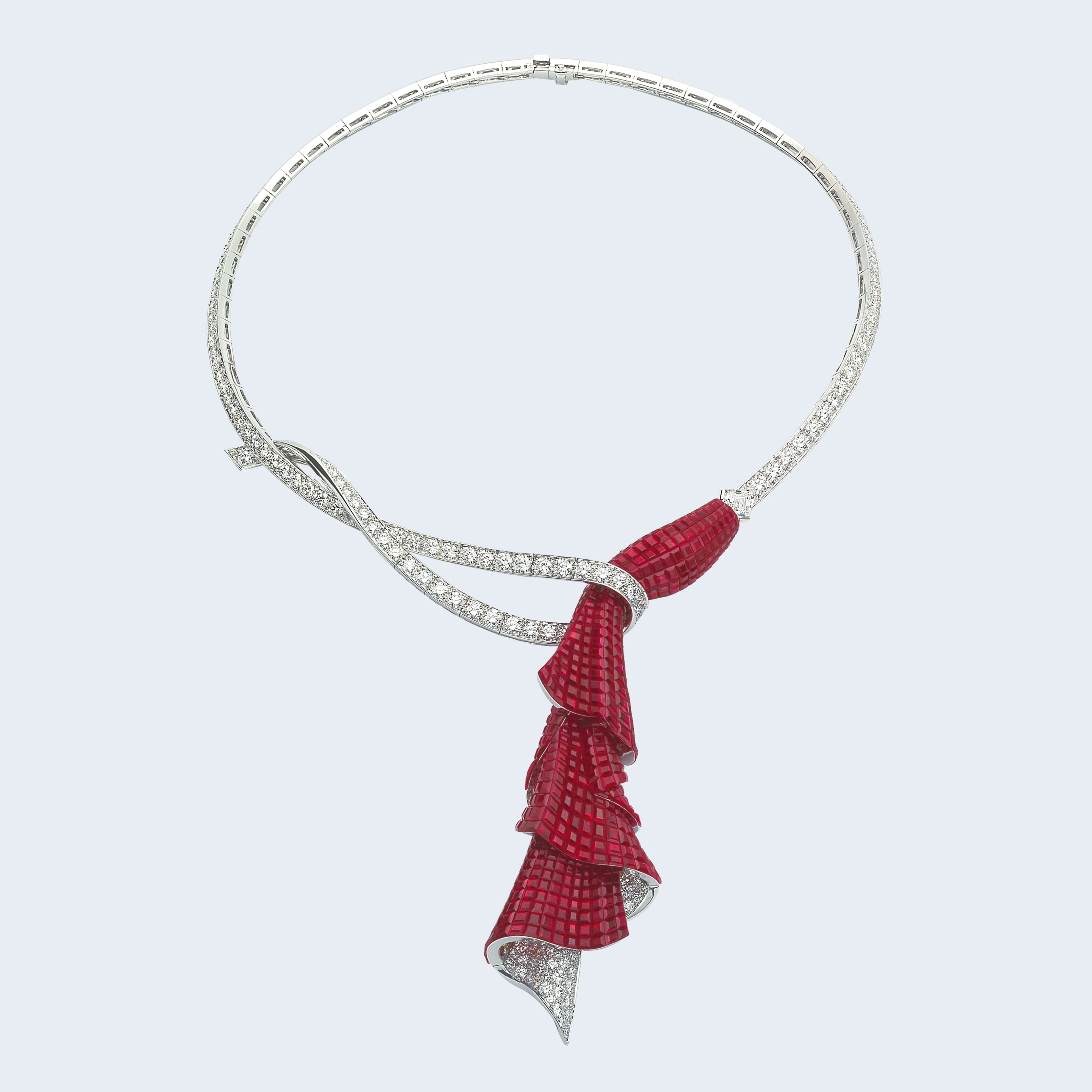Entrée en scène necklace, White gold, rose gold, Traditional Mystery Set rubies, diamonds, Une journée à Paris collection. Van Cleef & Arpels.
