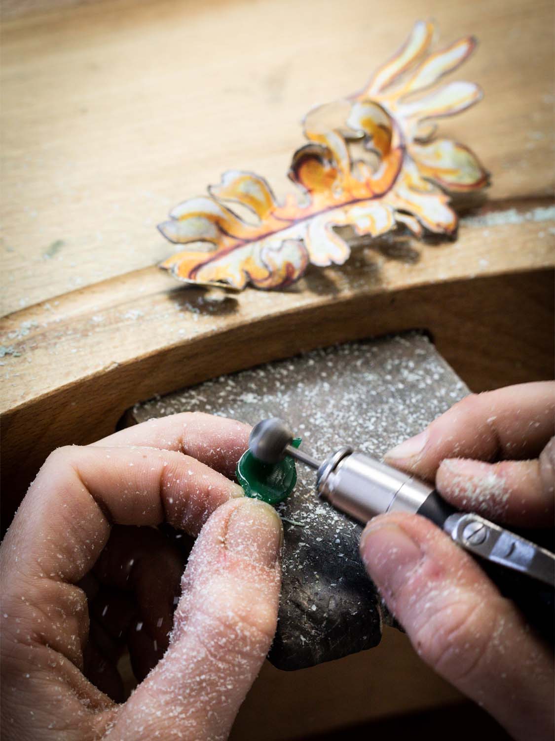 Sculpting the Acanthus leaf in green wax, Rêveries de Berylline automaton. Extraordinary Object, Van Cleef & Arpels