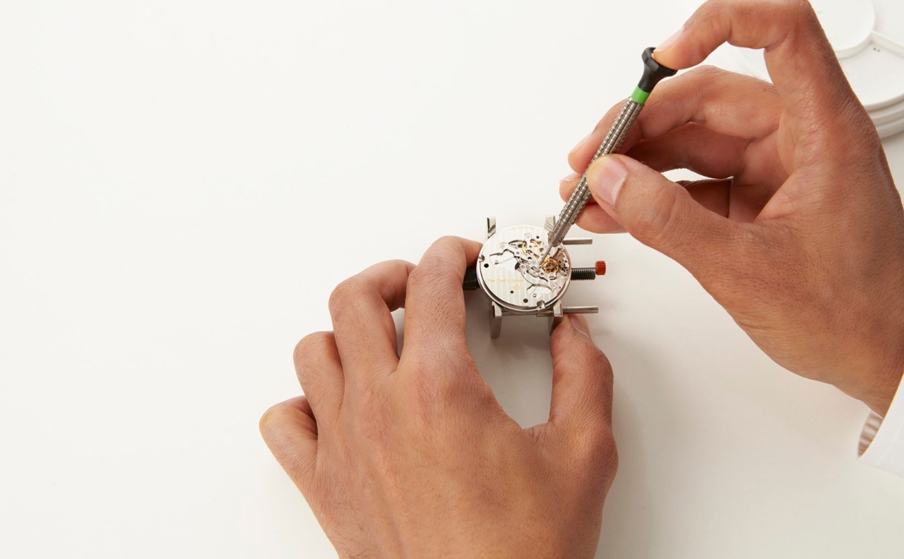 Complete service for your watches, Van Cleef & Arpels